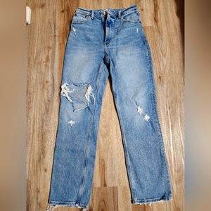 Abercrombie & Fitch- The 90's straight Ultra High Rise